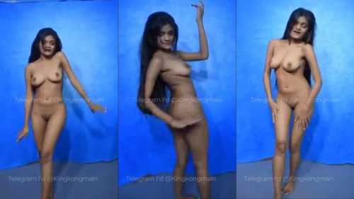 Collage Girl Showing Boobs to her Lover