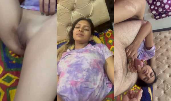 Skinny Desi girl showing her boobs and chut
